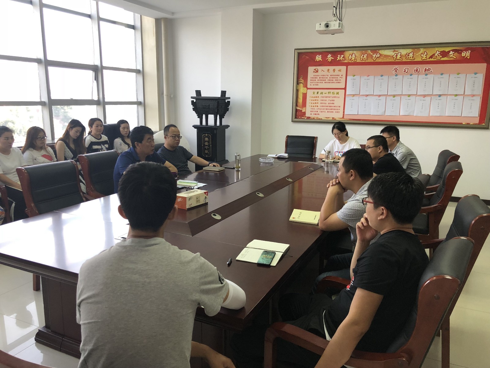 1535501980880308u8dc.jpg 8.27榆林分公司组织开展环保市场营销知识培训.jpg