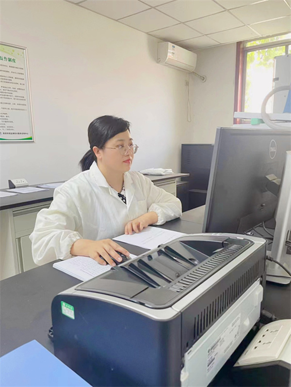 1714960617970376YDui.jpg 监测公司五一巾帼标兵.jpg